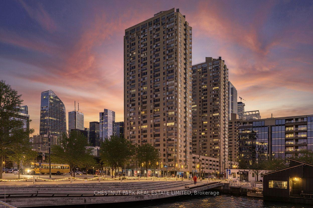270 Queens Quay W 906 #906 — photo 1