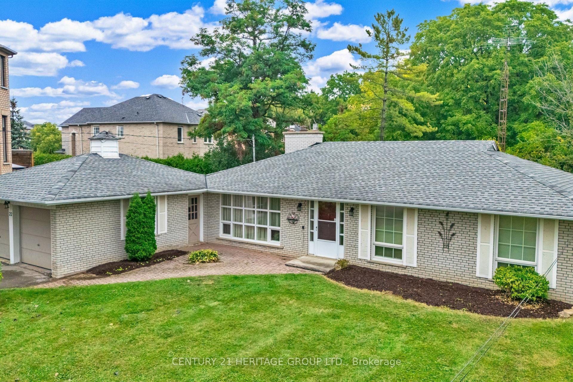 22 Poplar Drive, Richmond Hill — Detached for sale, photo 1