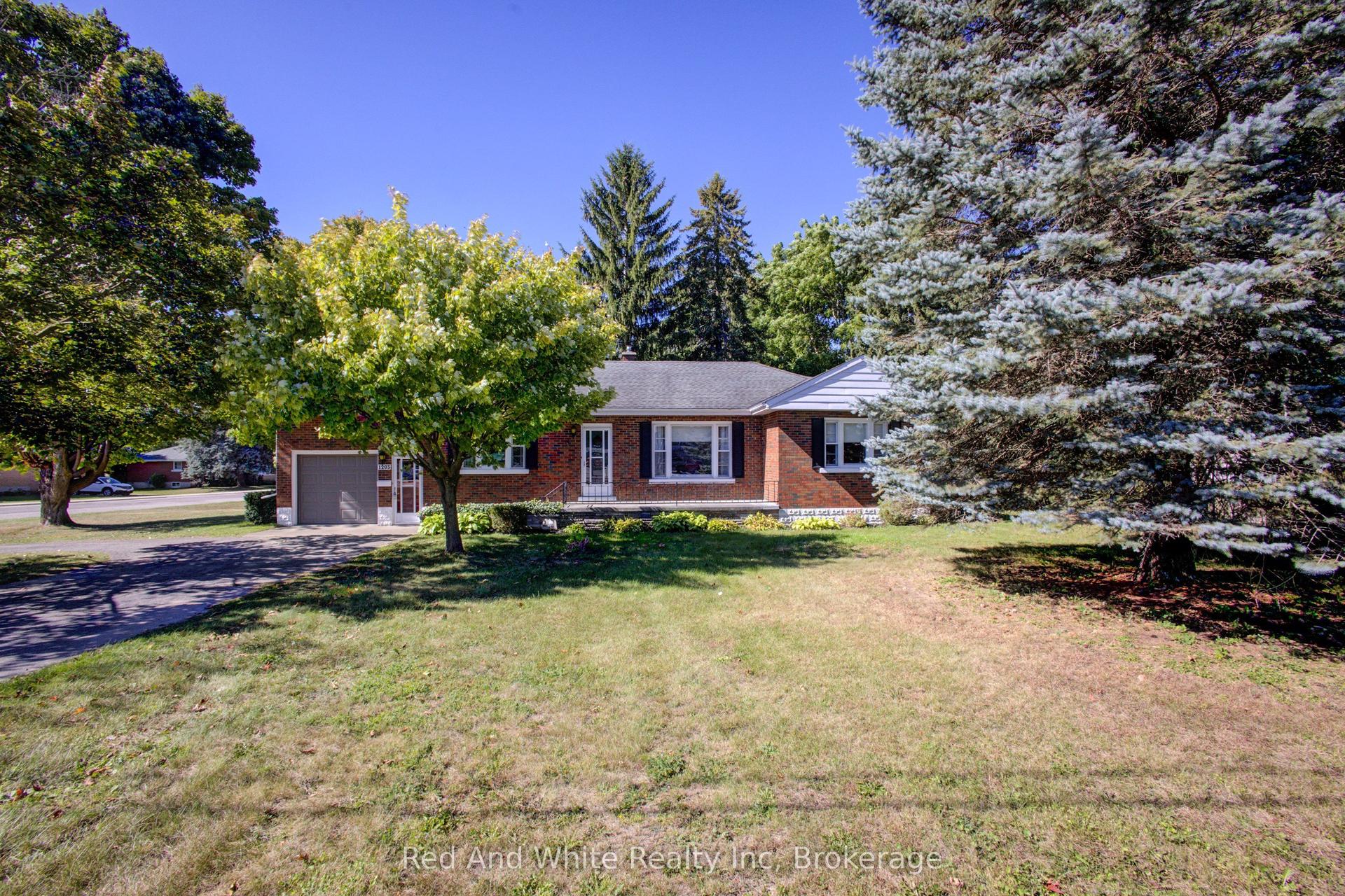 1203 Yonget Street S, Brockton — Detached for sale, photo 1