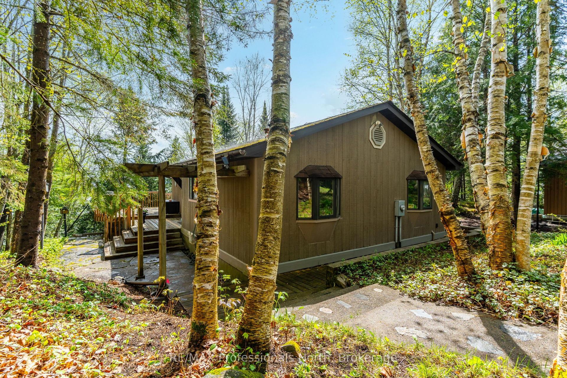6213 Kennisis Lake Road — photo 1
