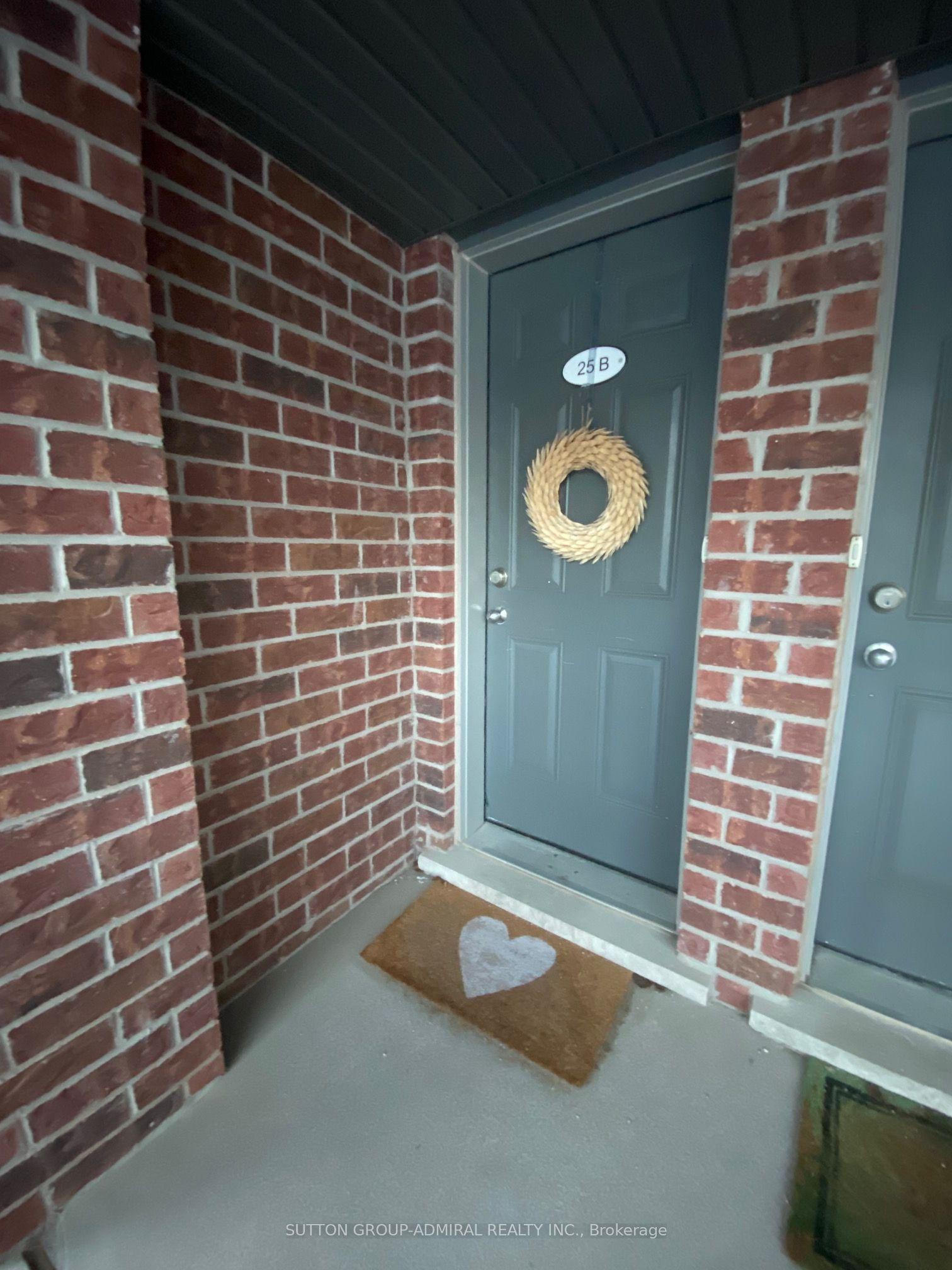 25 Sienna Street B #B, Waterloo — Condo Town for lease, photo 1