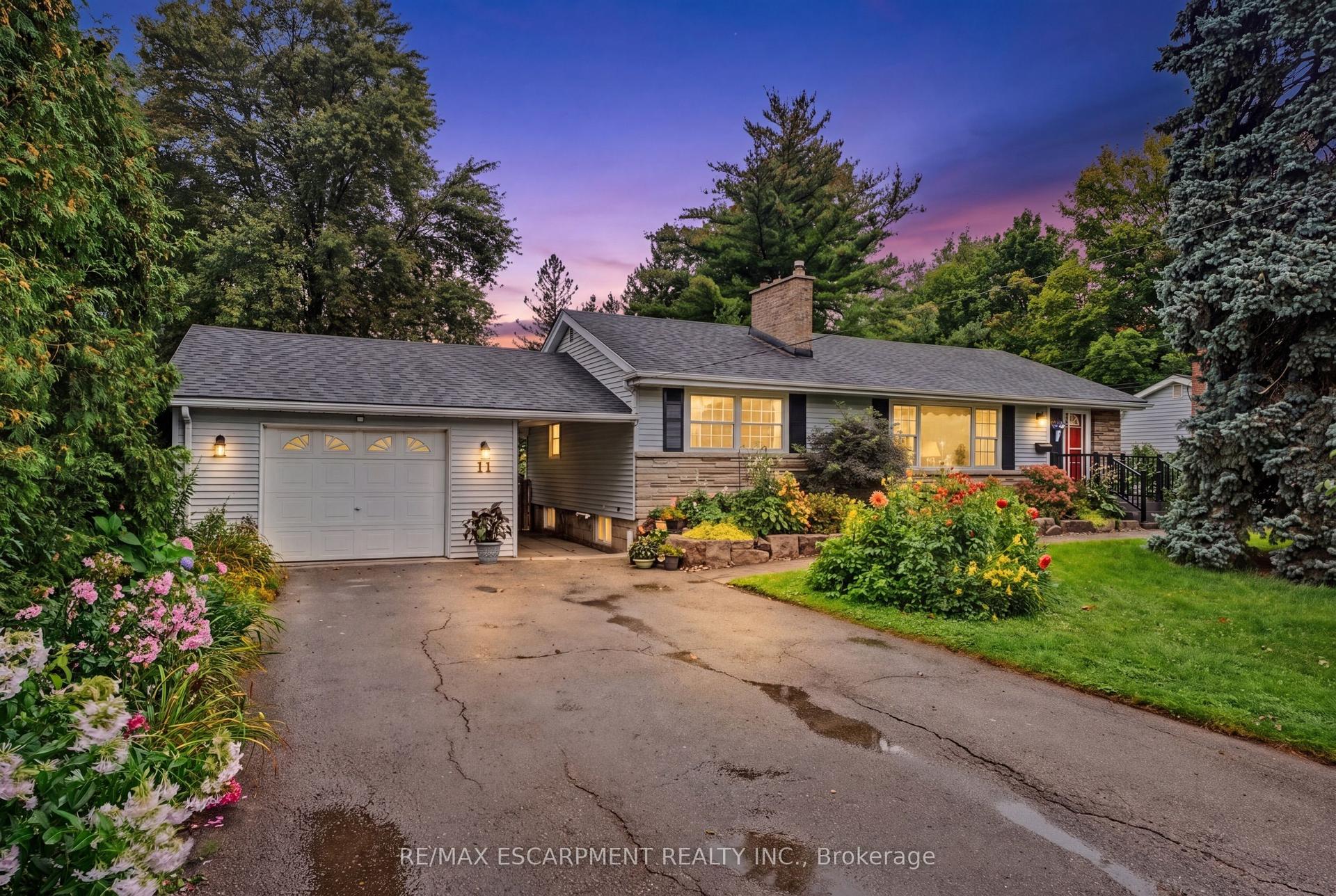 11 Miller Drive, Hamilton — Detached for sale, photo 1