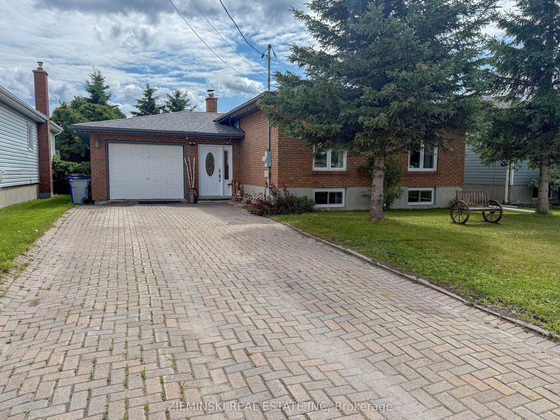 605 Bristol Road, Timmins — Detached for sale, photo 1
