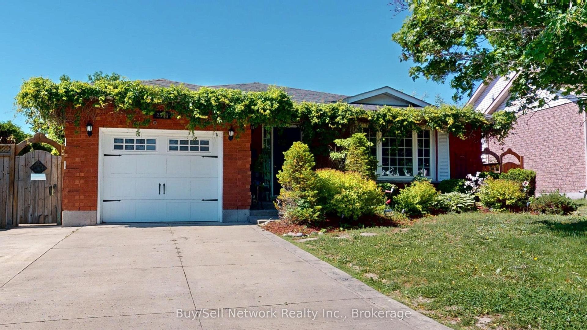 2504 Idyllwood Crescent — photo 1