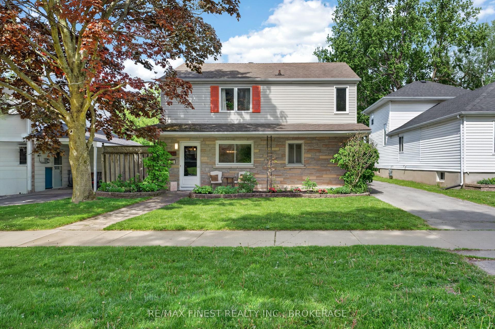 218 KINGSCOURT Avenue — photo 1