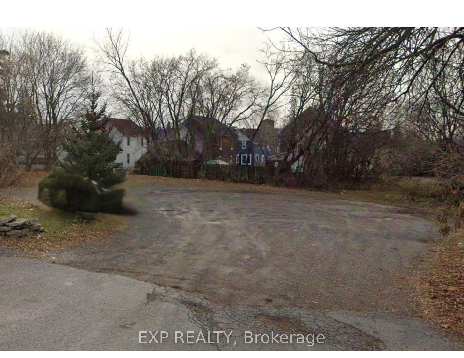 42 Allan Street — photo 1