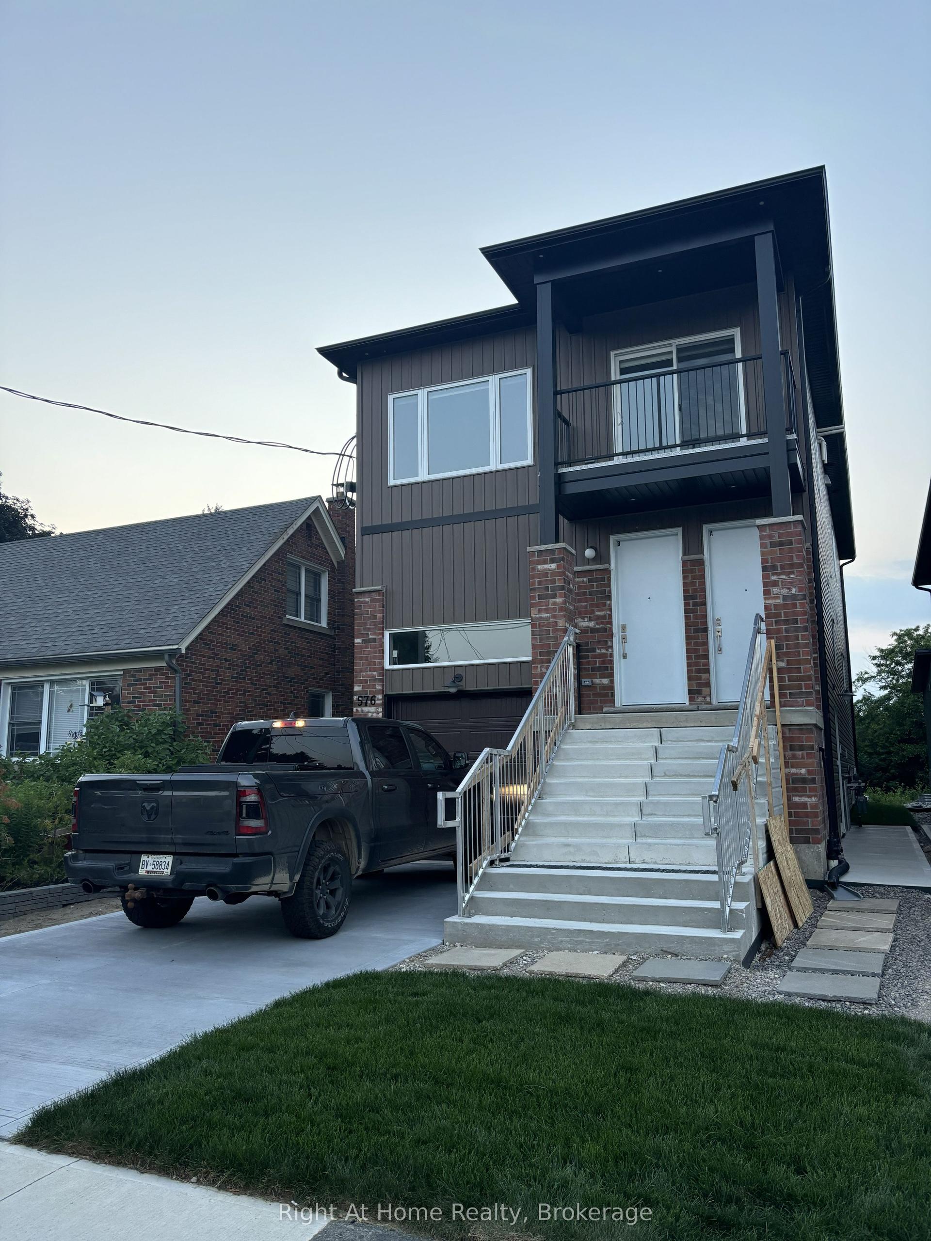 576C Guelph Street, Kitchener — Detached for lease, photo 1