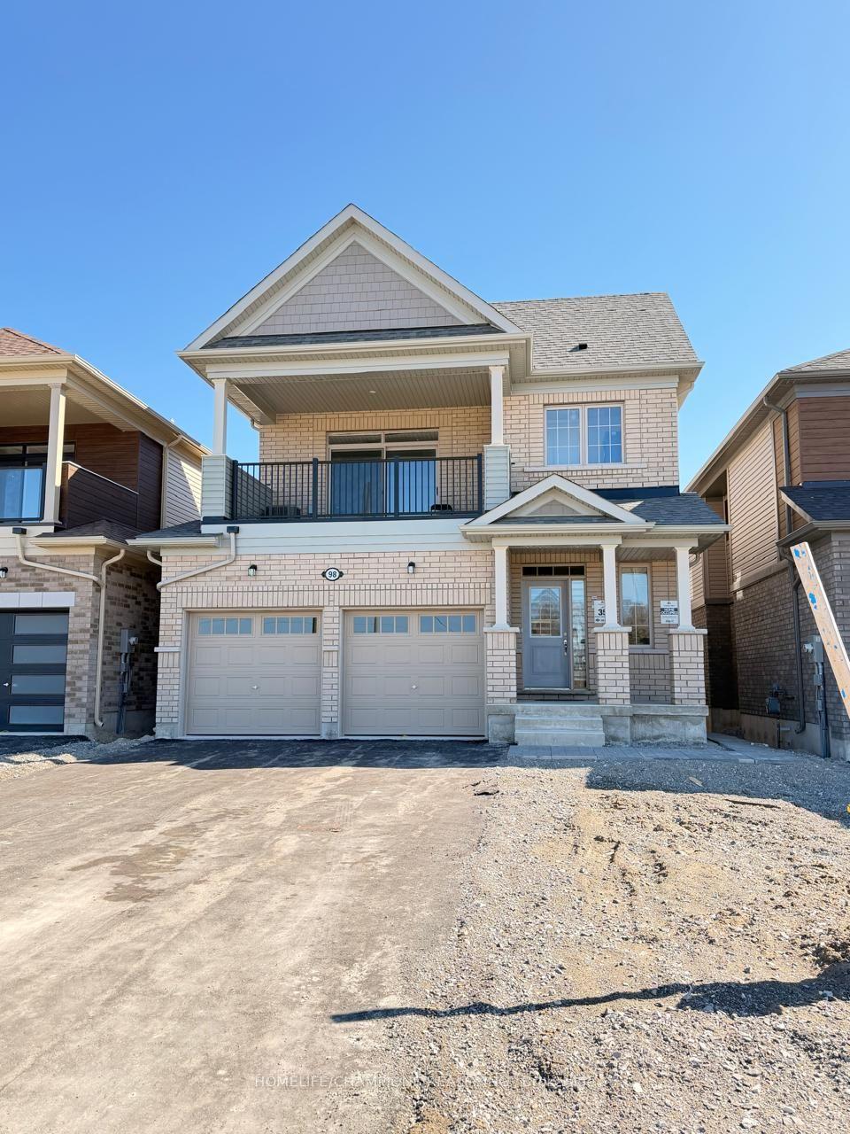 98 Donald Cameron Crescent — photo 1