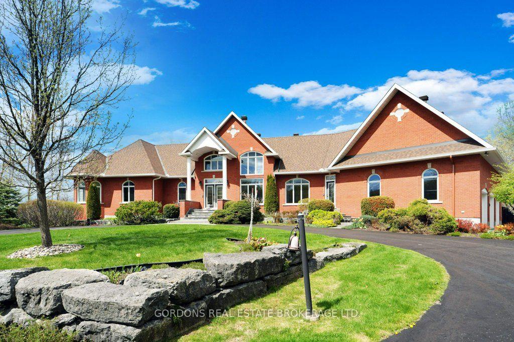 2369 Lookout Drive — photo 1