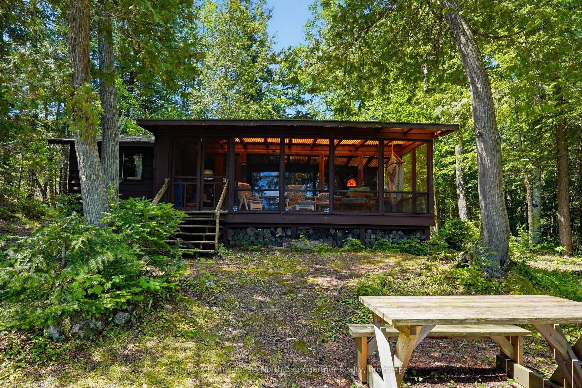 1698 Burleigh Road, Dysart et al — Detached for sale, photo 1