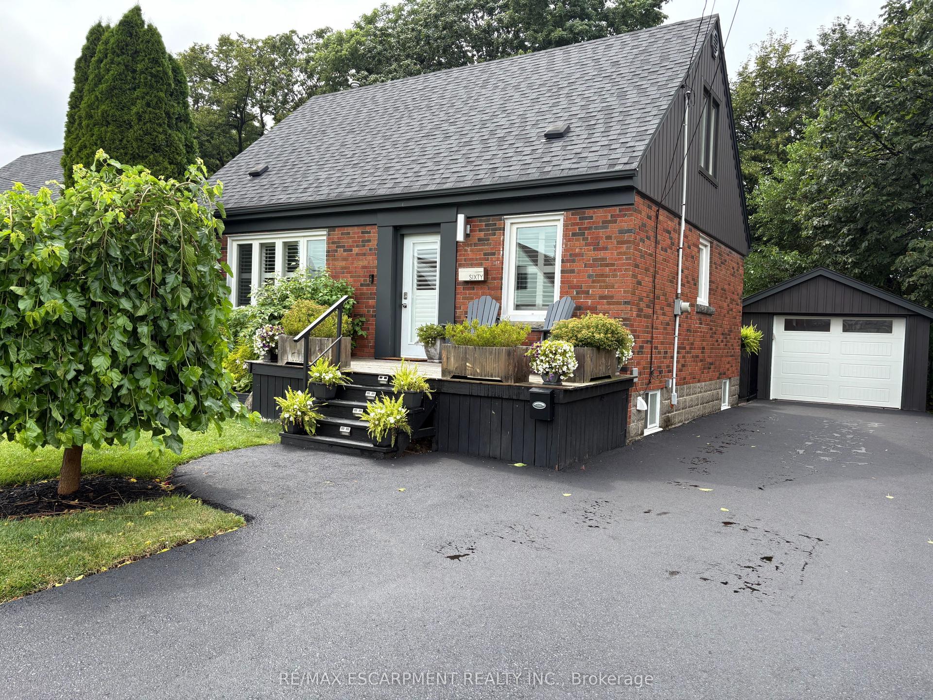 60 Galbraith Drive, Hamilton — Detached for sale, photo 1