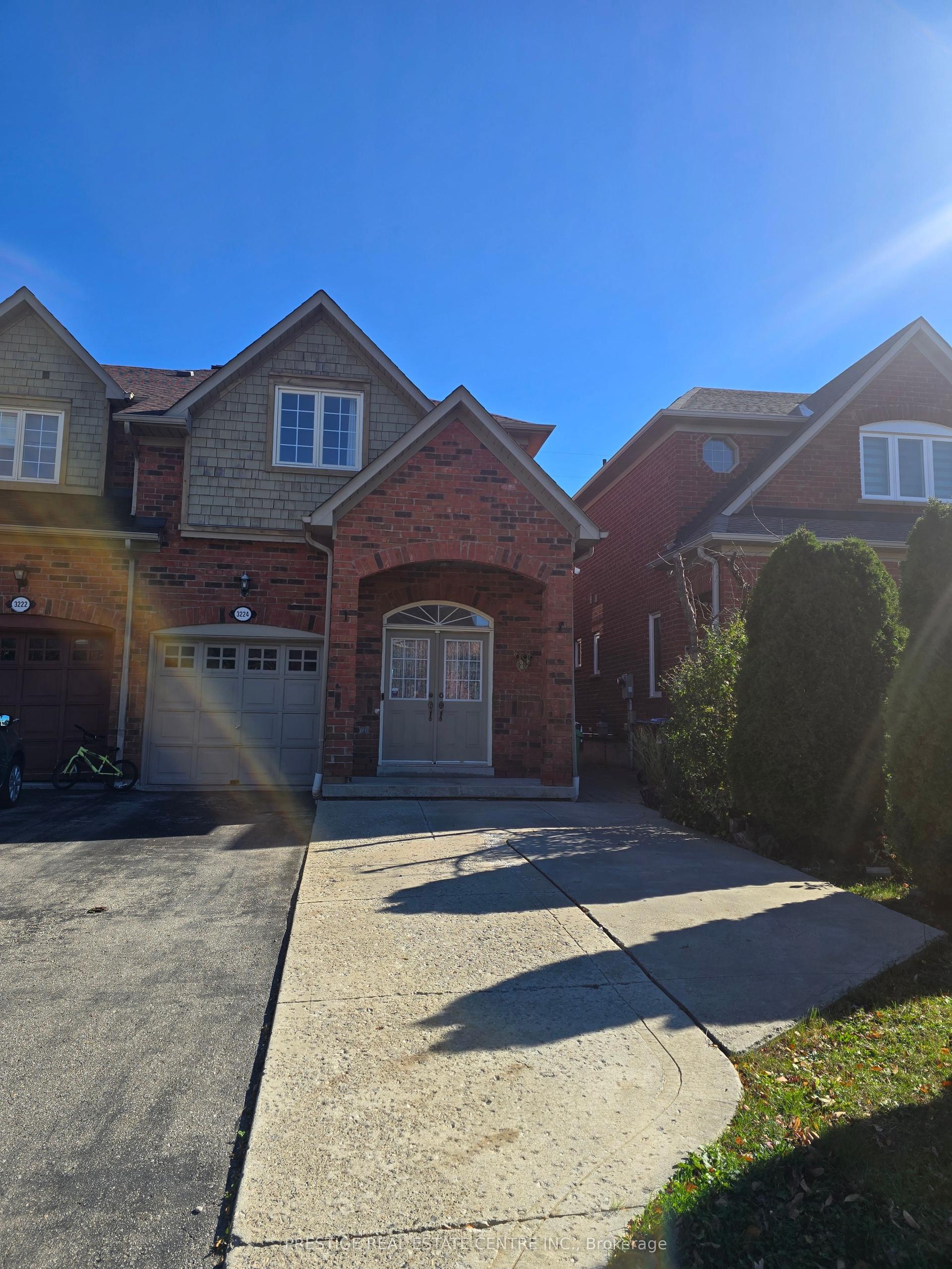 3224 Angel Pass Drive, Mississauga — Semi-Detached for lease, photo 1
