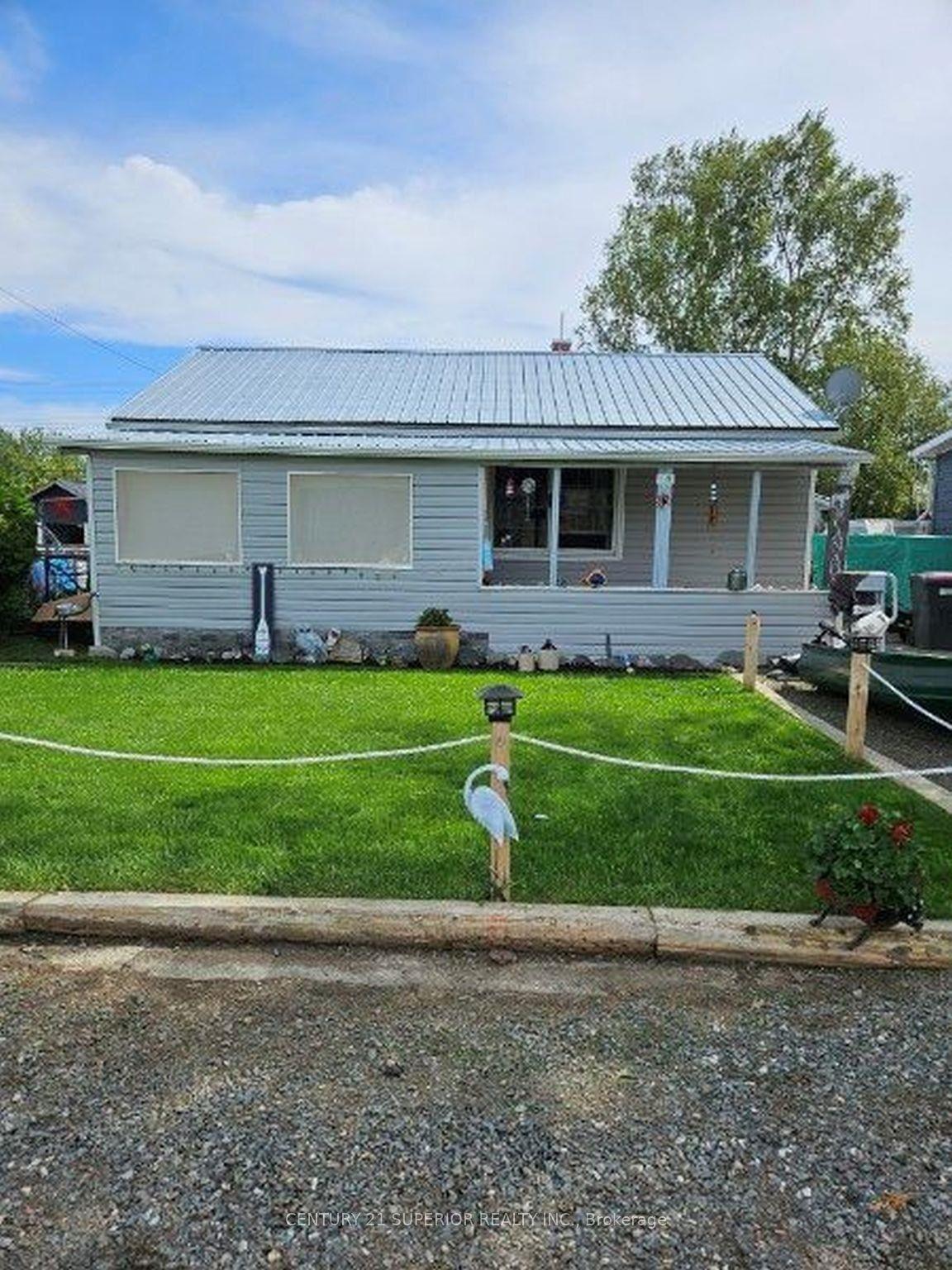 15 W Heron Drive, Manitouwadge — Detached for sale, photo 1