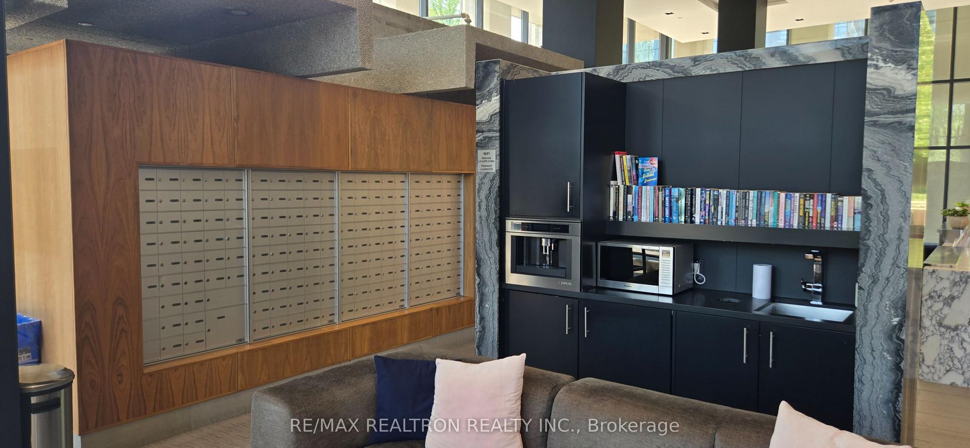 75 The Donway W 103 #103, Toronto — Condo for sale, photo 3