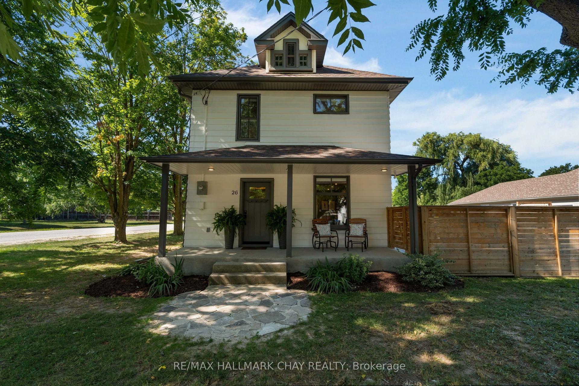 26 Edward Street W, Clearview — Detached for sale, photo 1
