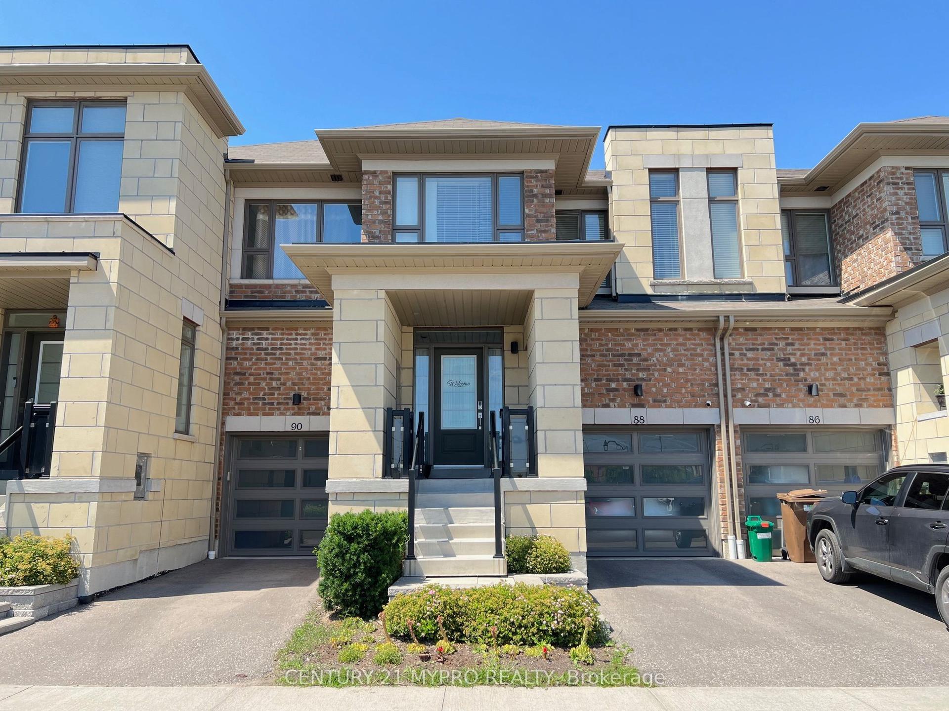 88 Donald Fleming Way, Whitby — Townhouse for lease, photo 1