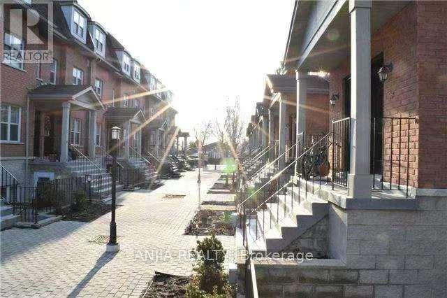 901 Kennedy Road 40 #40, Toronto — Condo Town for lease, photo 1
