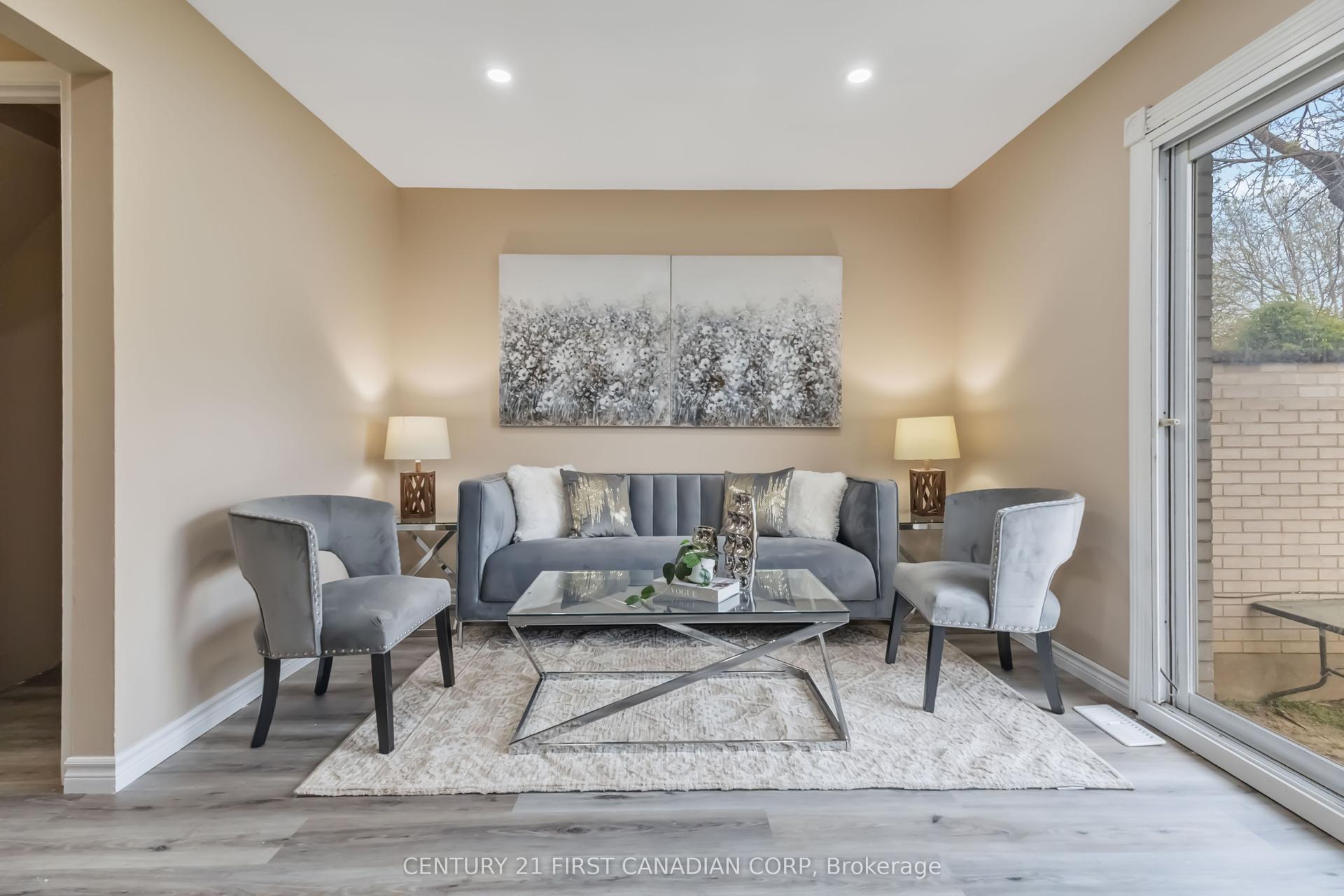 155 Boullee Street 2 #2, London East — Condo Town for lease, photo 1