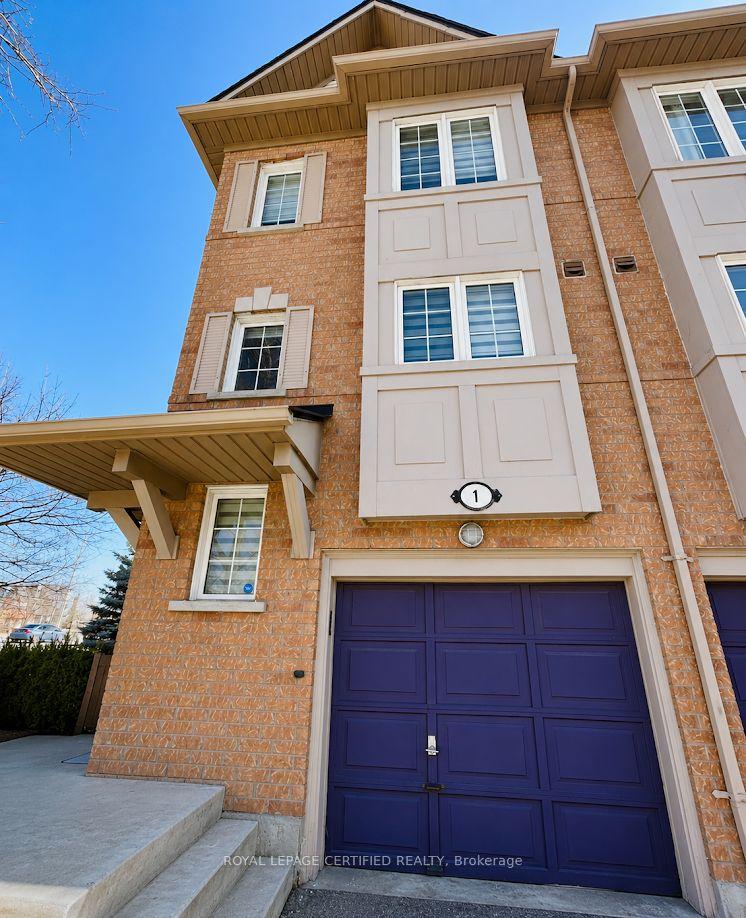 1128 Dundas Street W 1 #1 — photo 1