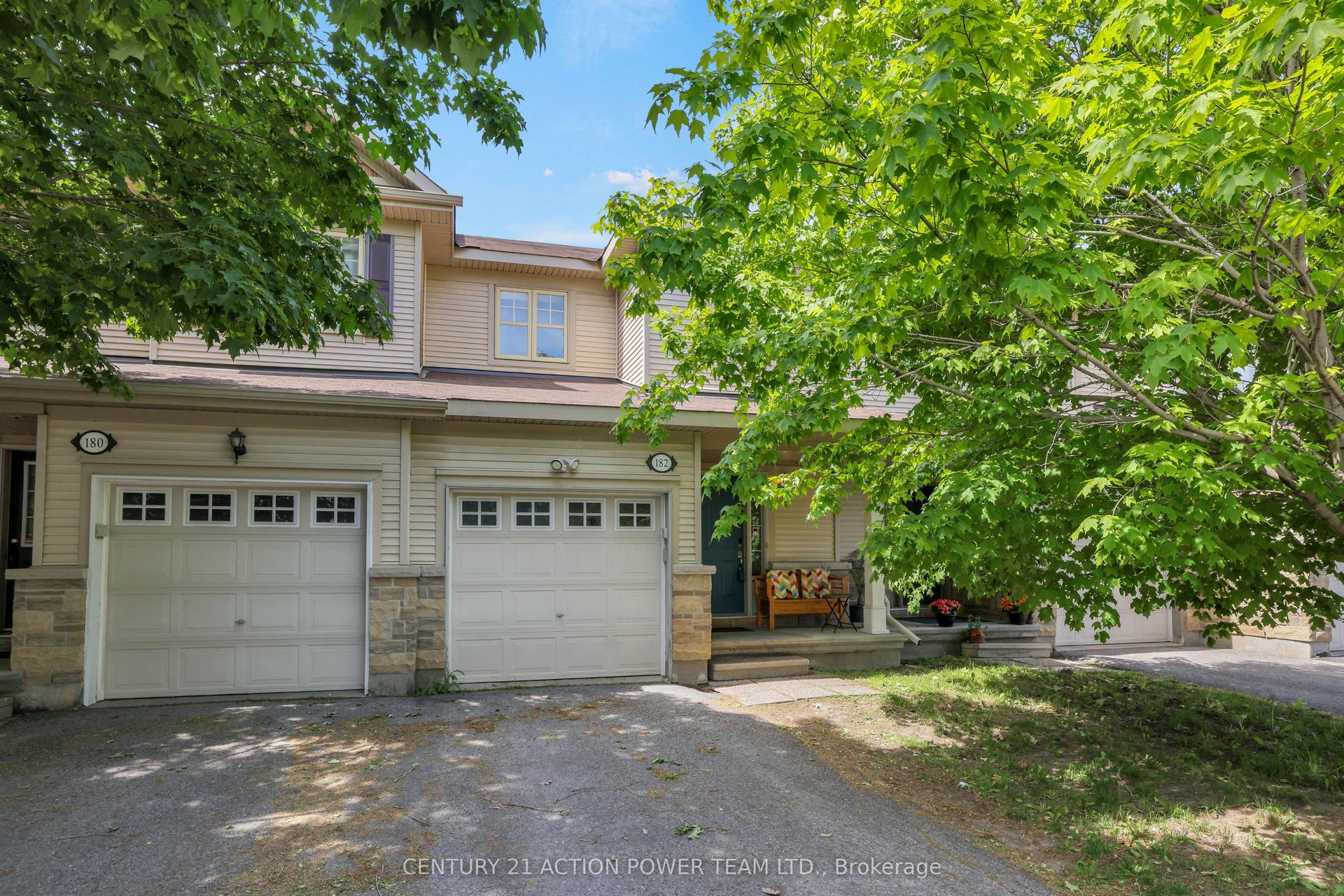 182 Prem Circle, Barrhaven — Townhouse for sale, photo 1