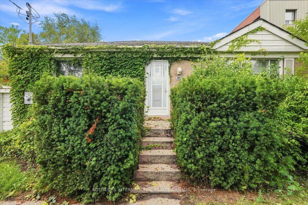 782 Marlee Avenue, Toronto — Detached for lease, photo 1