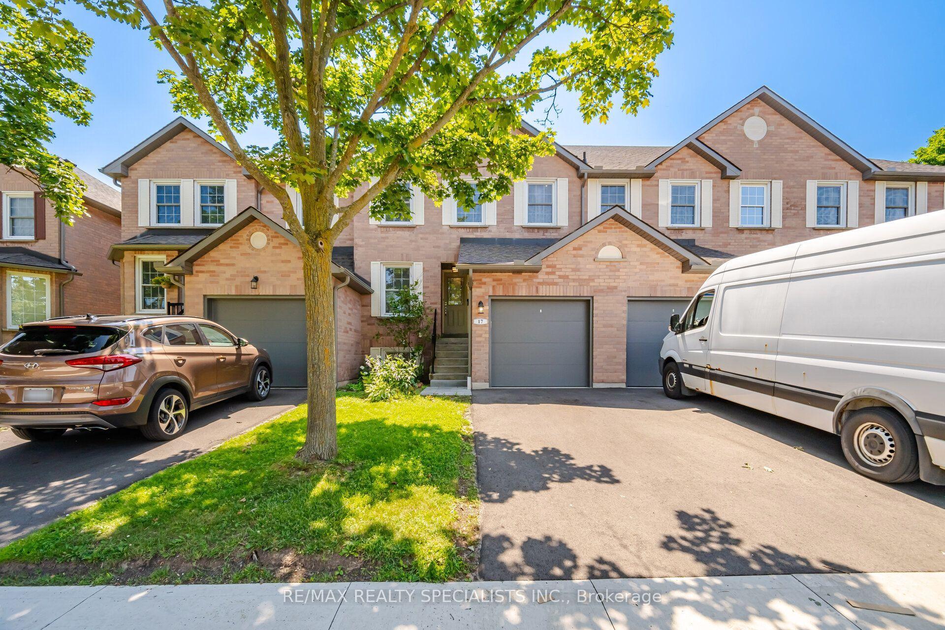 2935 Headon Forest Drive 17 #17, Burlington — Condo Town for sale, photo 1