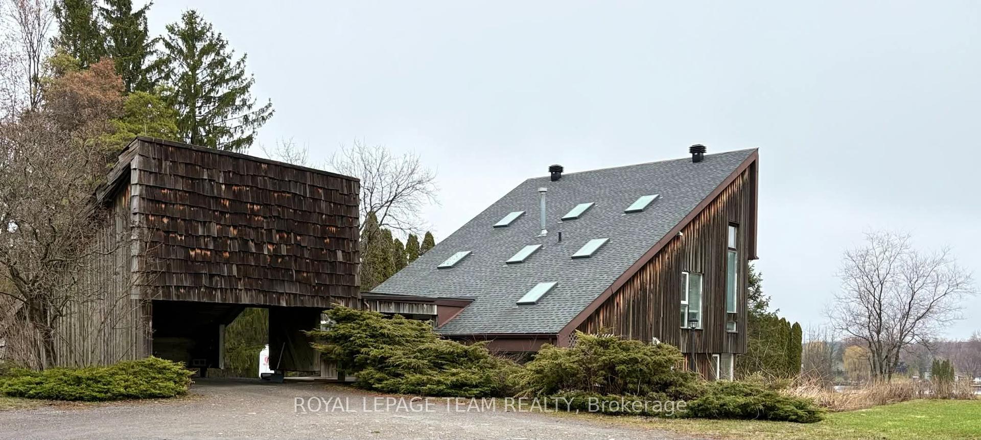 5965 Rideau Valley Drive N — photo 1