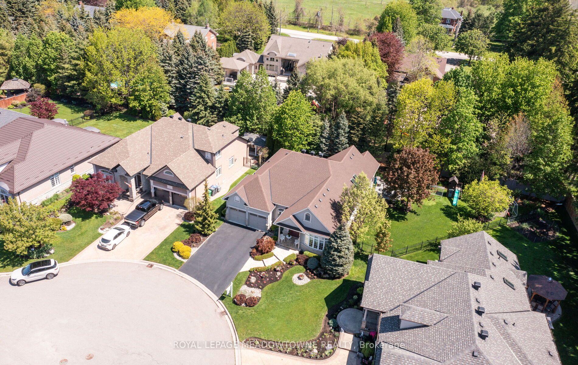 21 Tristan Court — photo 1