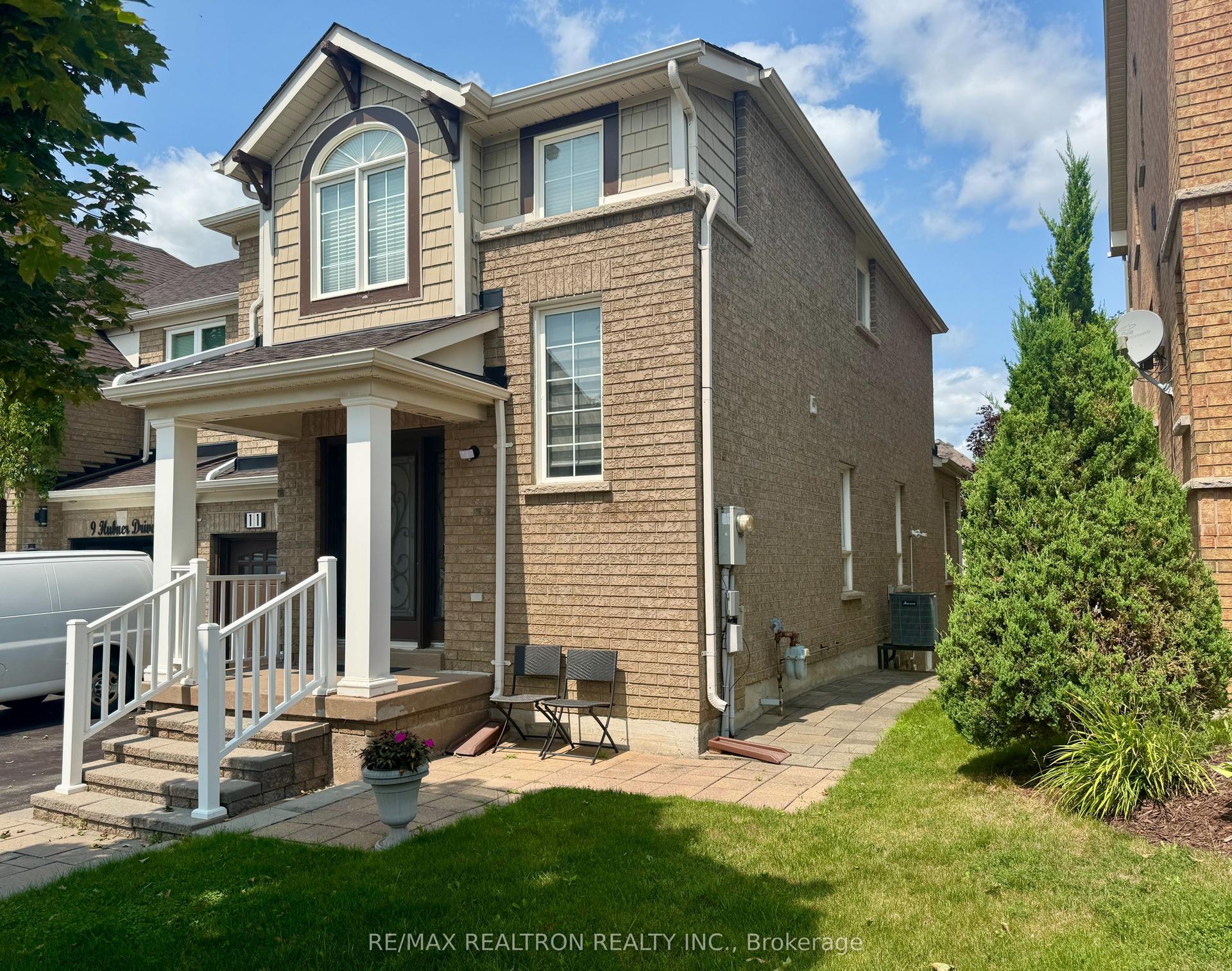 11 Hubner Drive Basement #Basement, Richmond Hill — Townhouse for lease, photo 1