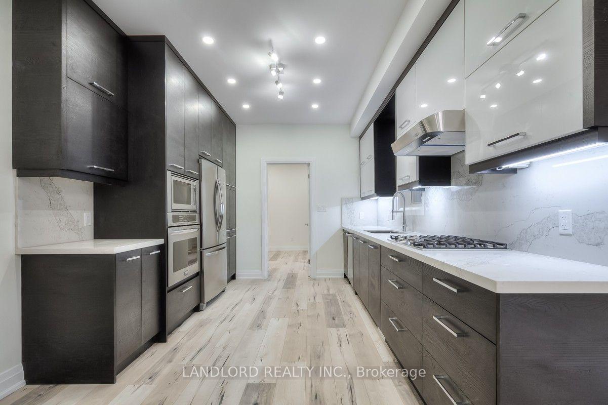100 Massey Street Main & BSMT #Main & BSMT, Toronto — Townhouse for lease, photo 1