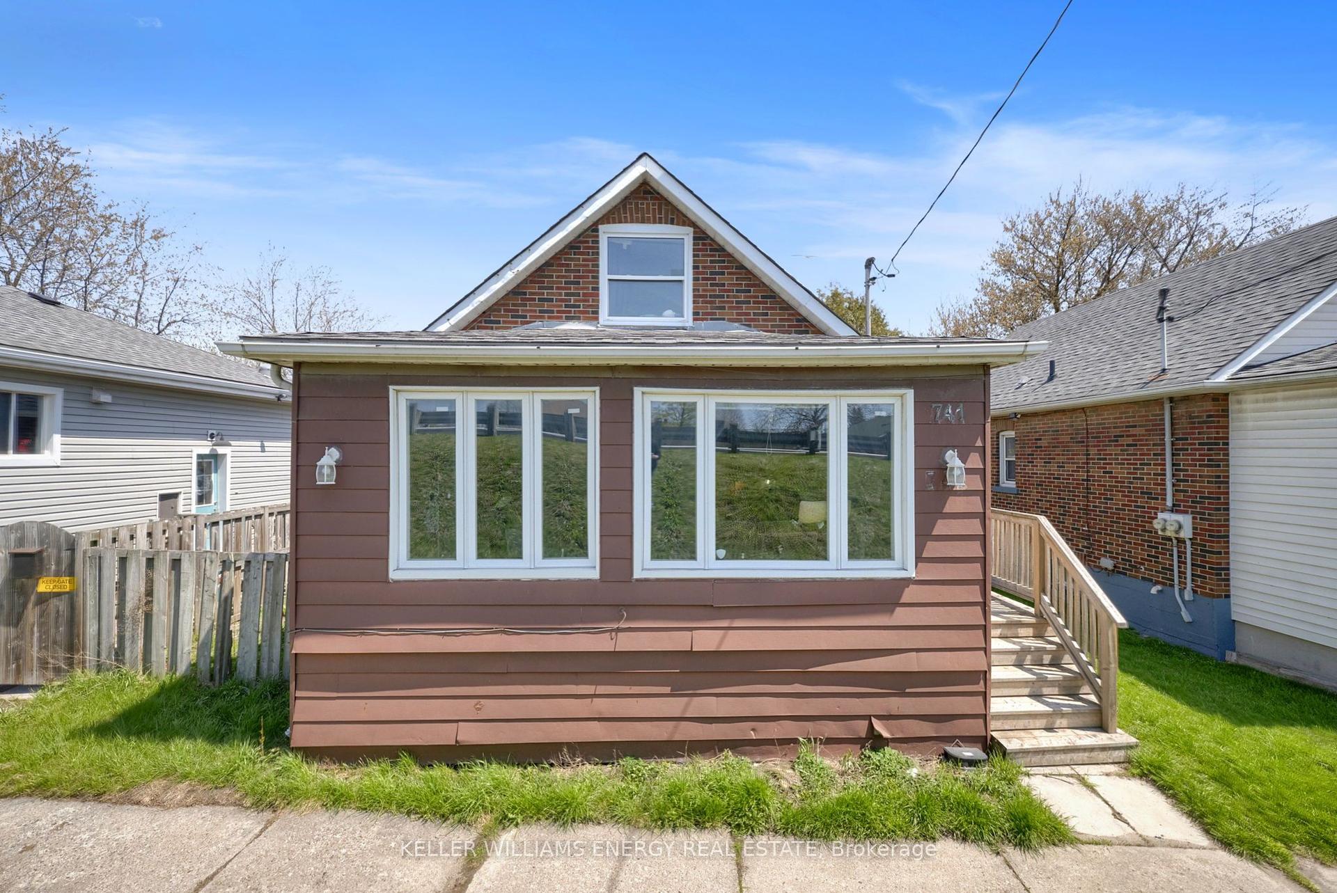 741 Ritson Road S — photo 1