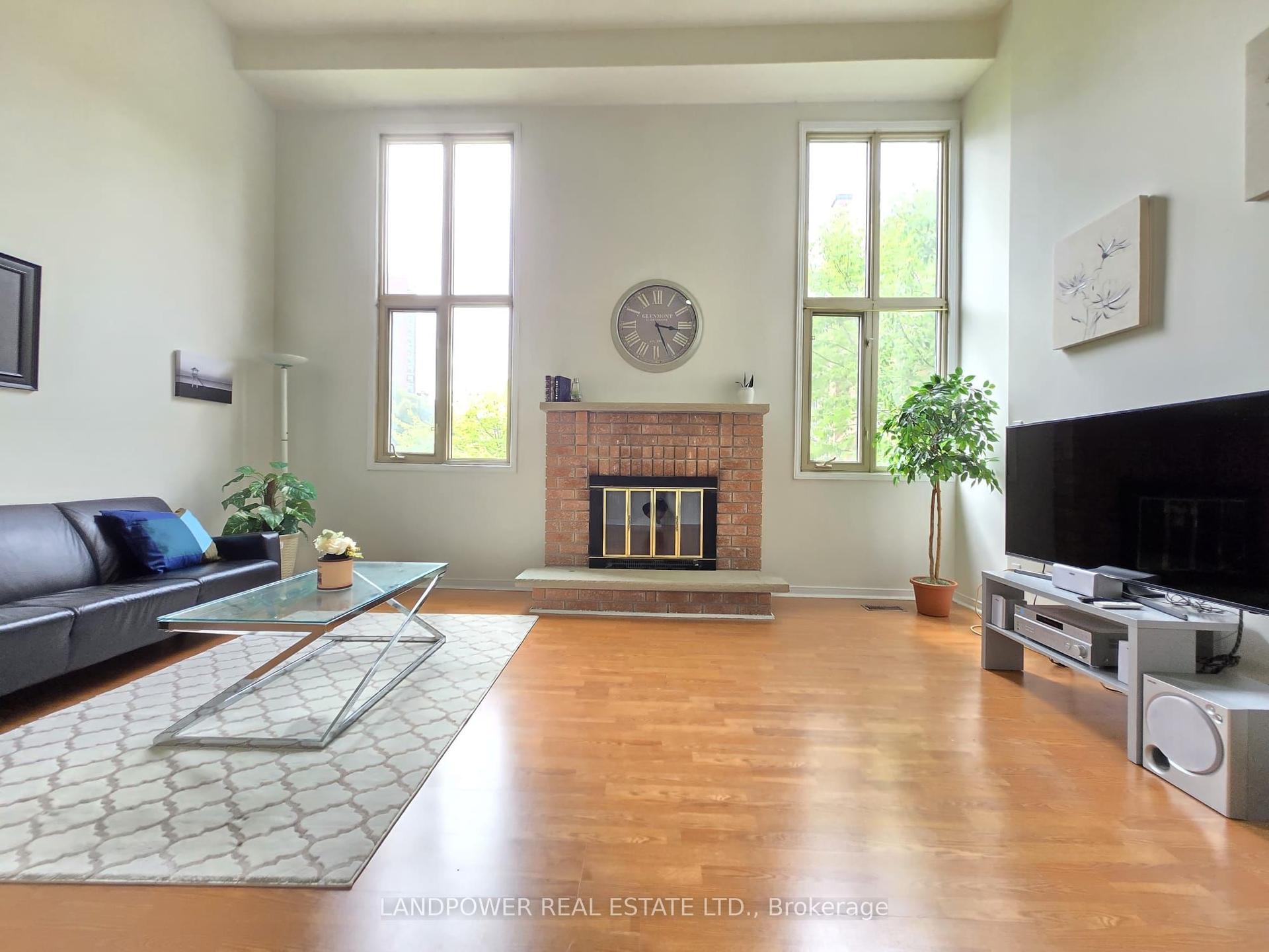 10 Cardwell Avenue 75 #75, Toronto — Condo Town for sale, photo 1