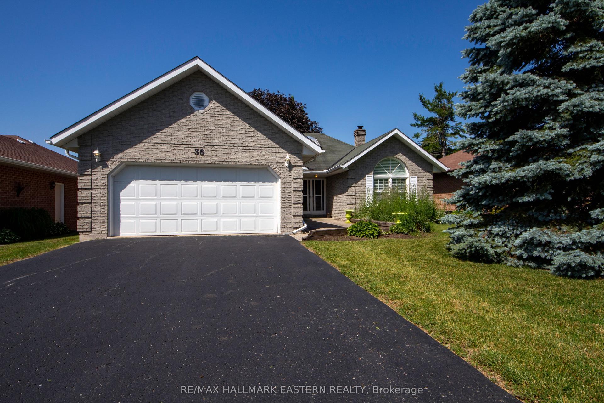36 Russell Hill Road, Kawartha Lakes — Detached for sale, photo 1
