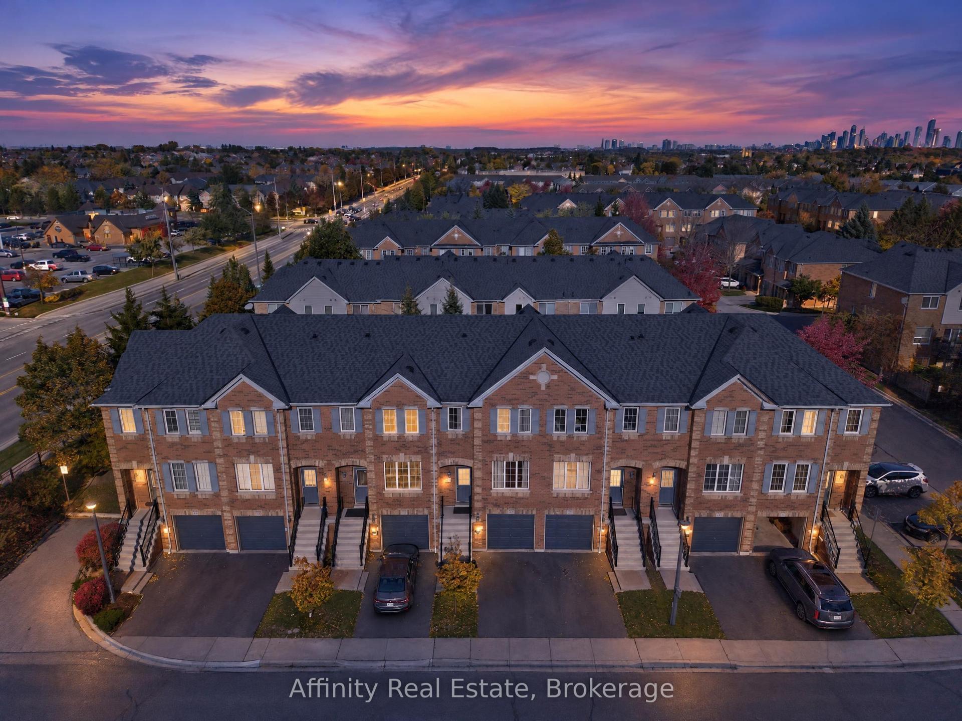 5530 Glen Erin Drive 76 #76, Mississauga — Condo Town for sale, photo 1
