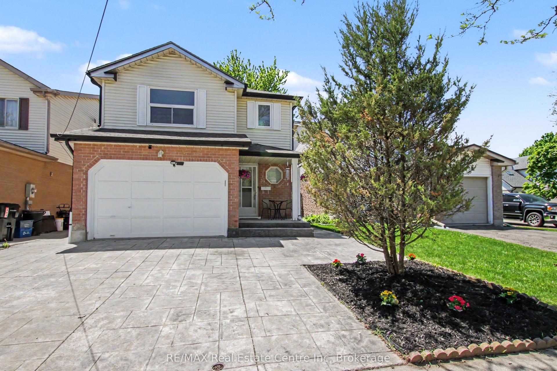 51 Camrose Court — photo 1