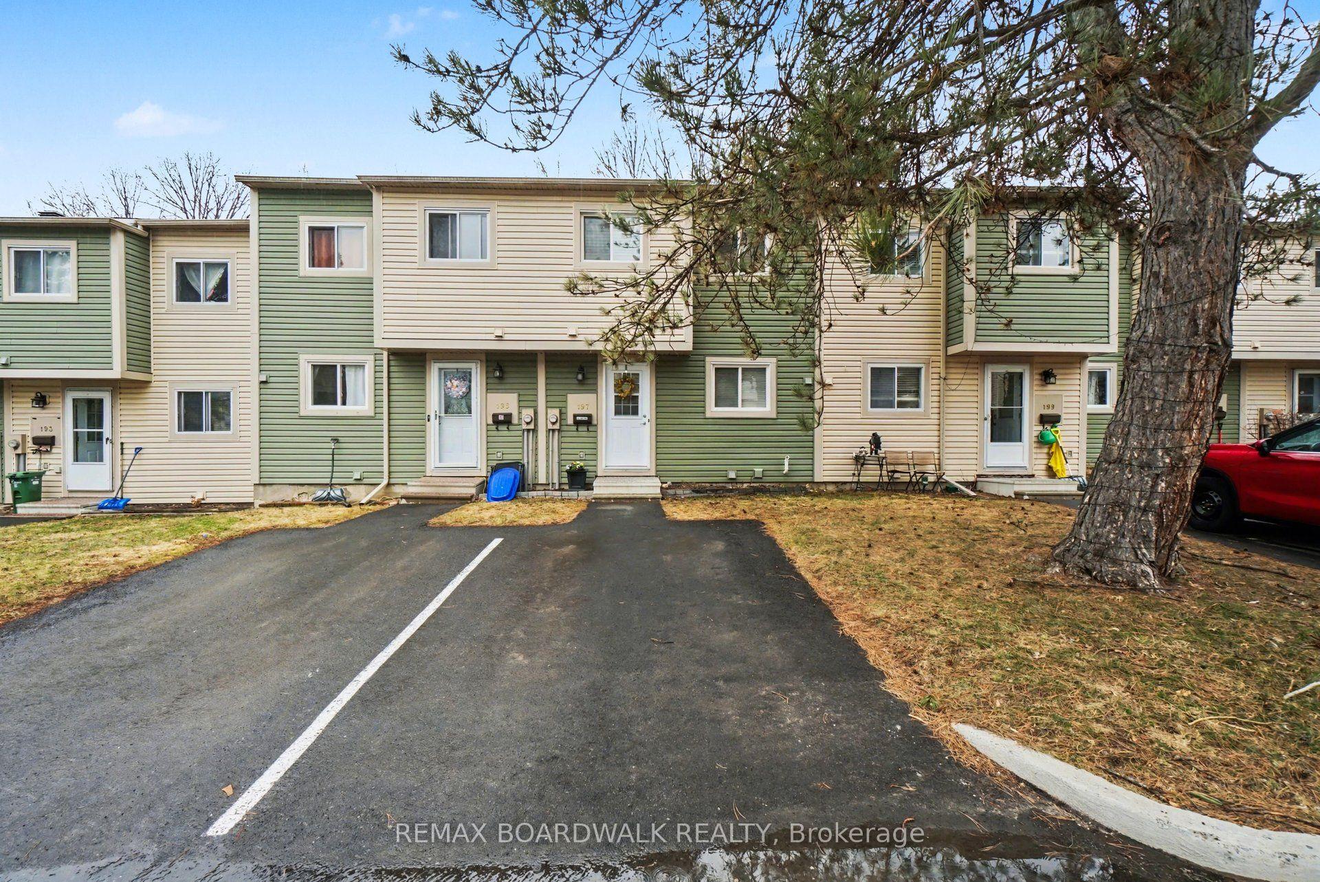 197 Teal Crescent — photo 1