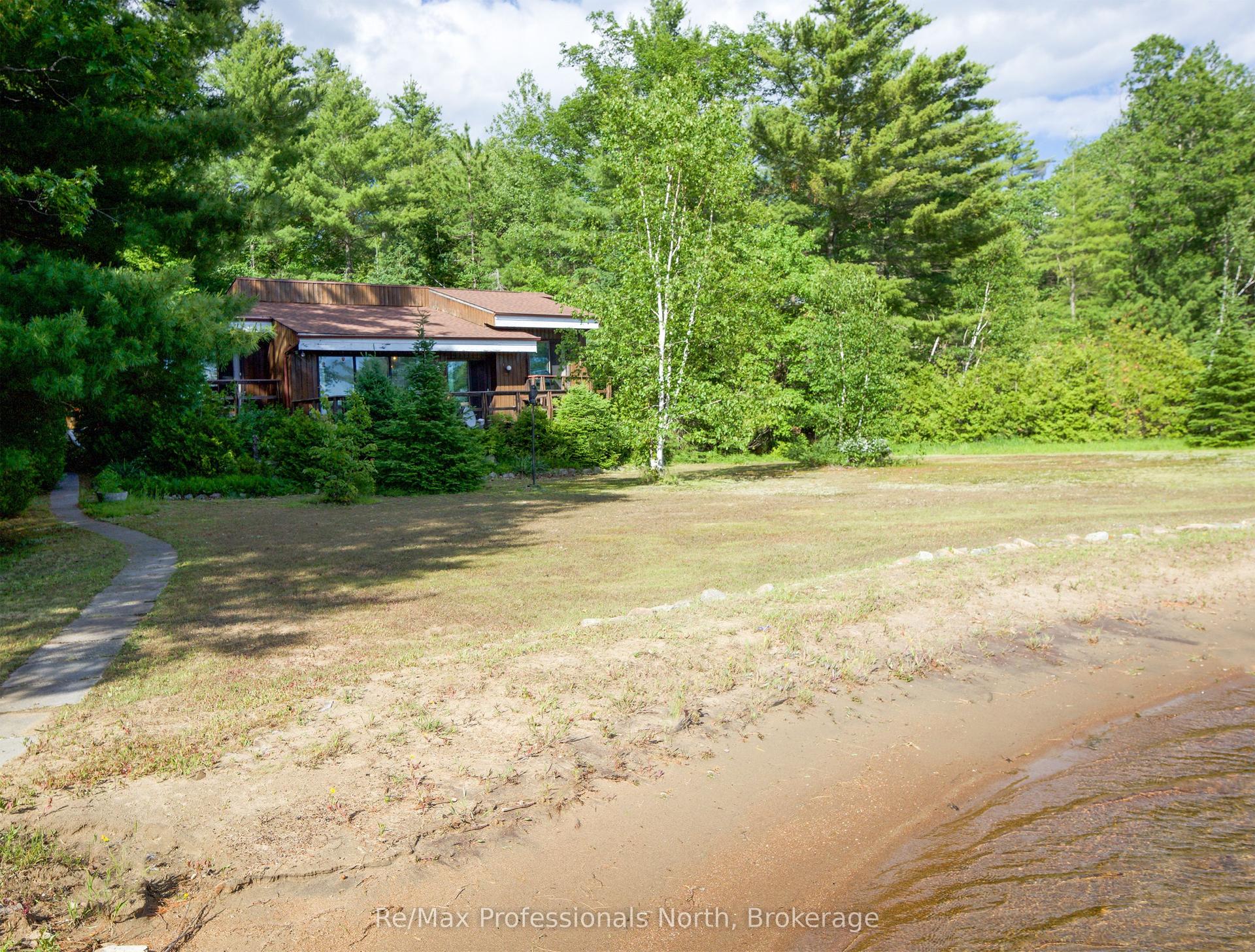 673 Peninsula Road W, Gravenhurst — Detached for sale, photo 1