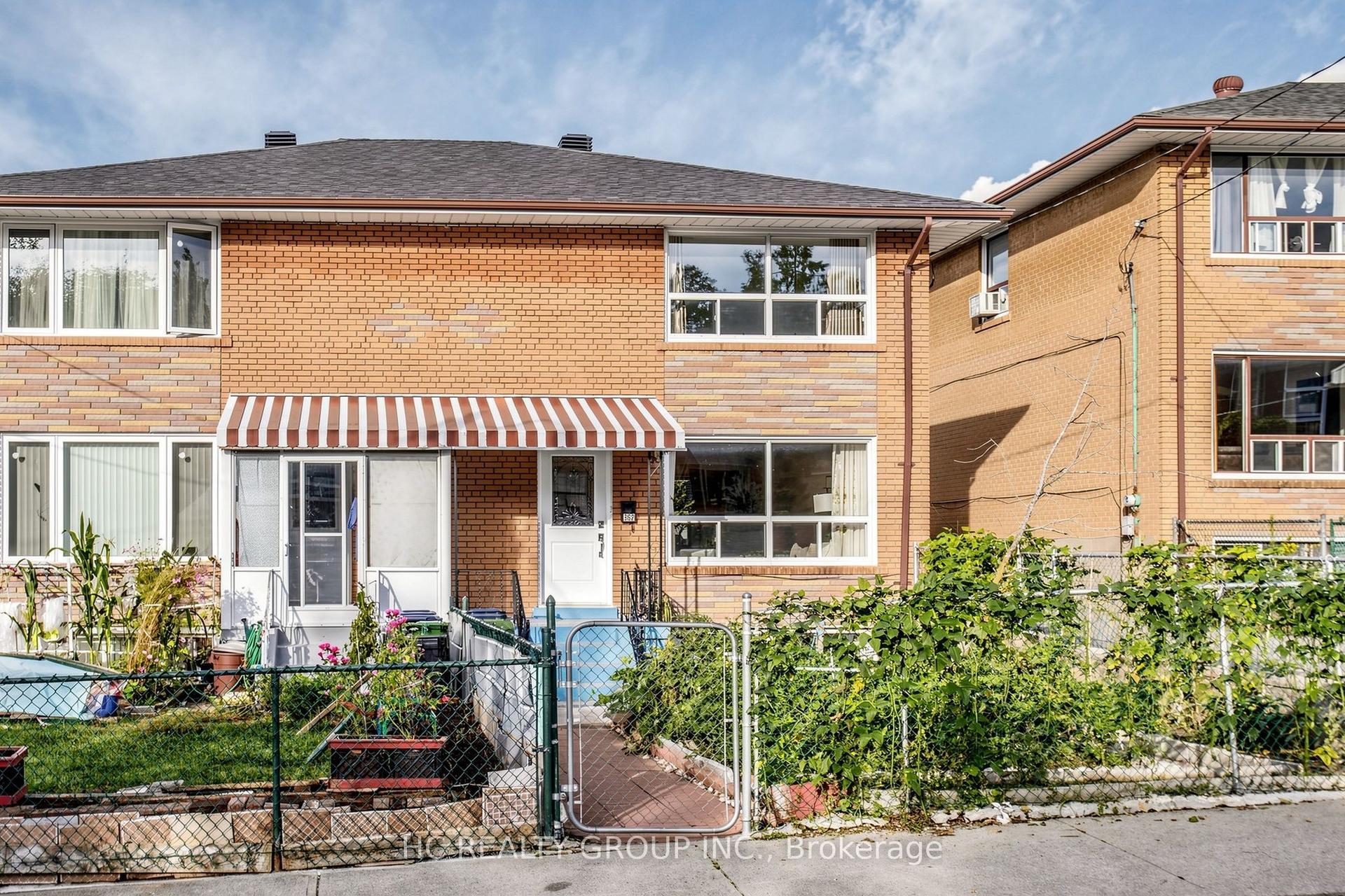 362 Highfield Road, Toronto — Semi-Detached for sale, photo 1