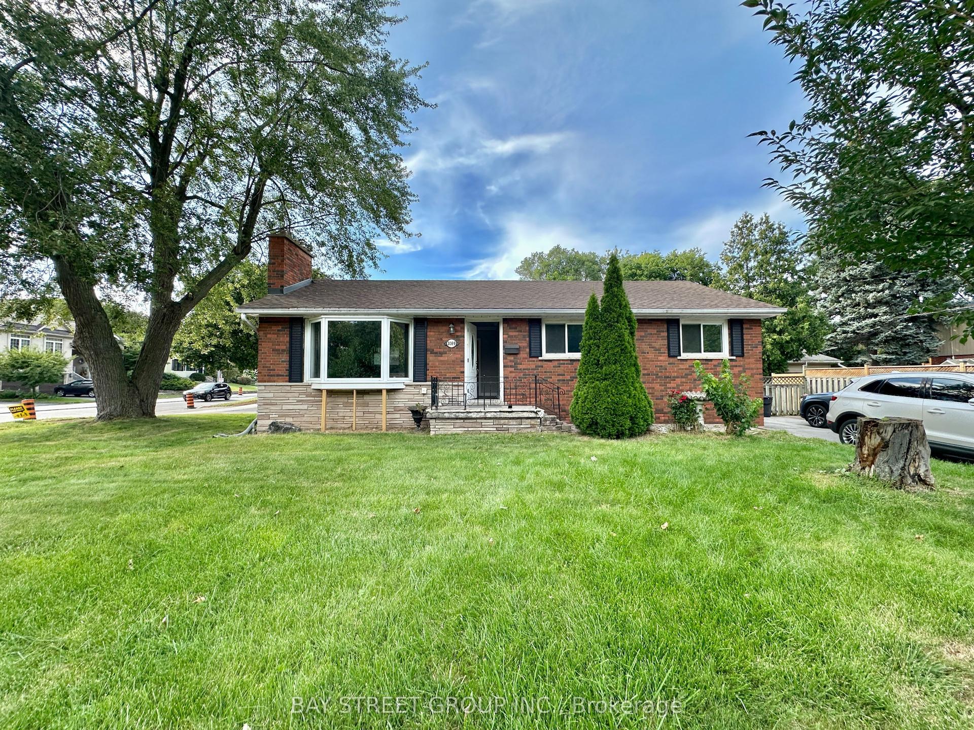 3169 Willow Lane Upper #Upper, Burlington — Detached for lease, photo 1