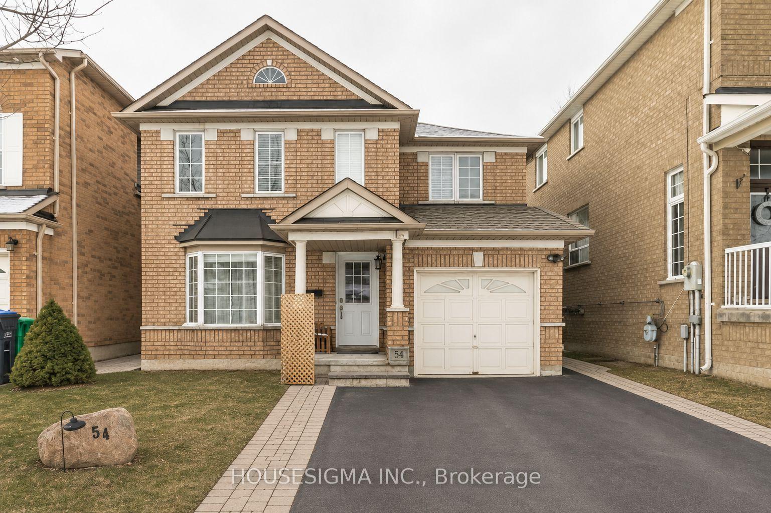 54 Upper Highlands Drive — photo 1
