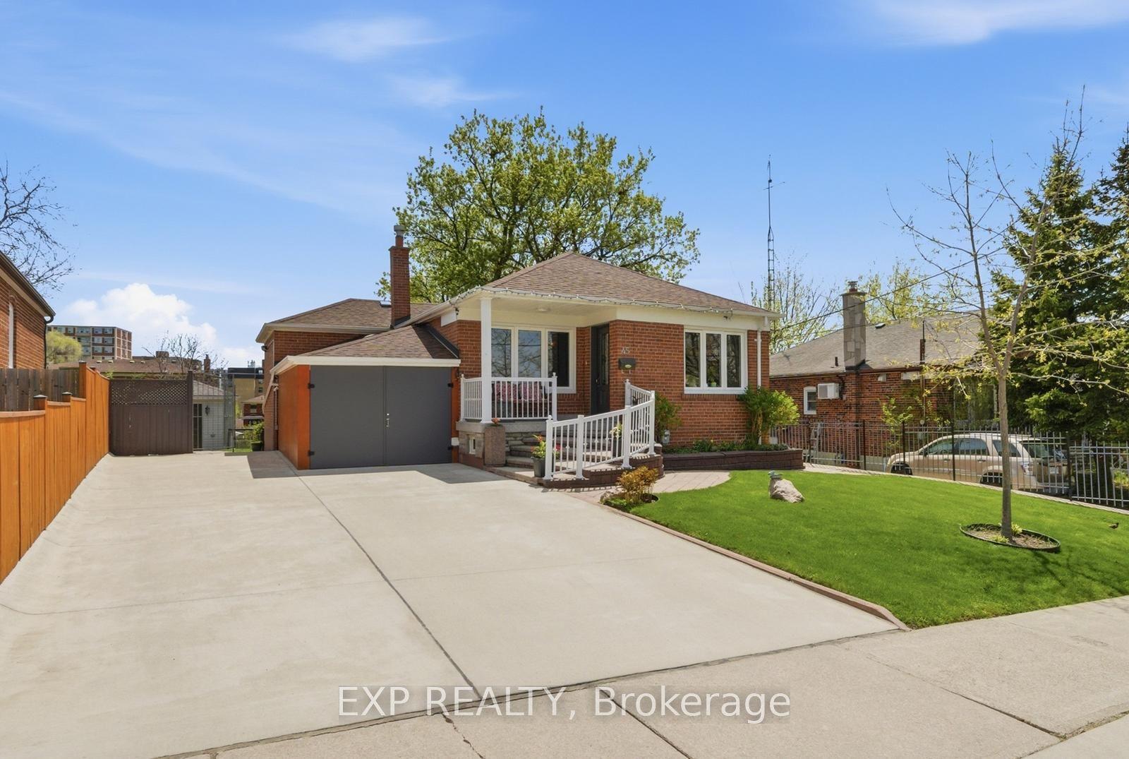 45 Flamborough Drive — photo 1
