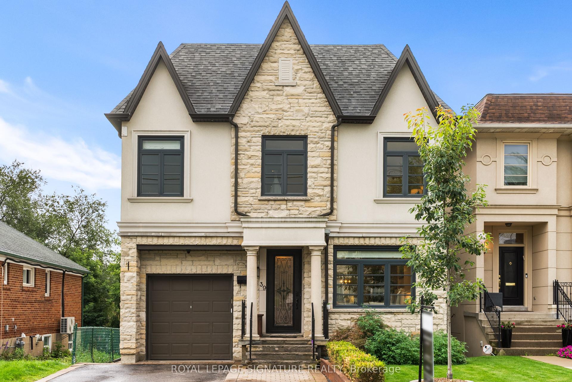 39 Regina Avenue, Toronto — Detached for sale, photo 1