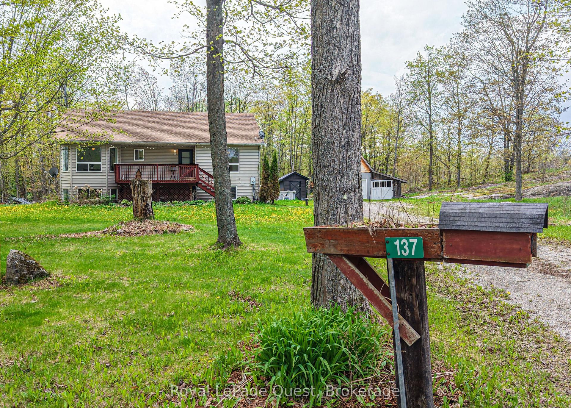 137 Morton Lane — photo 1