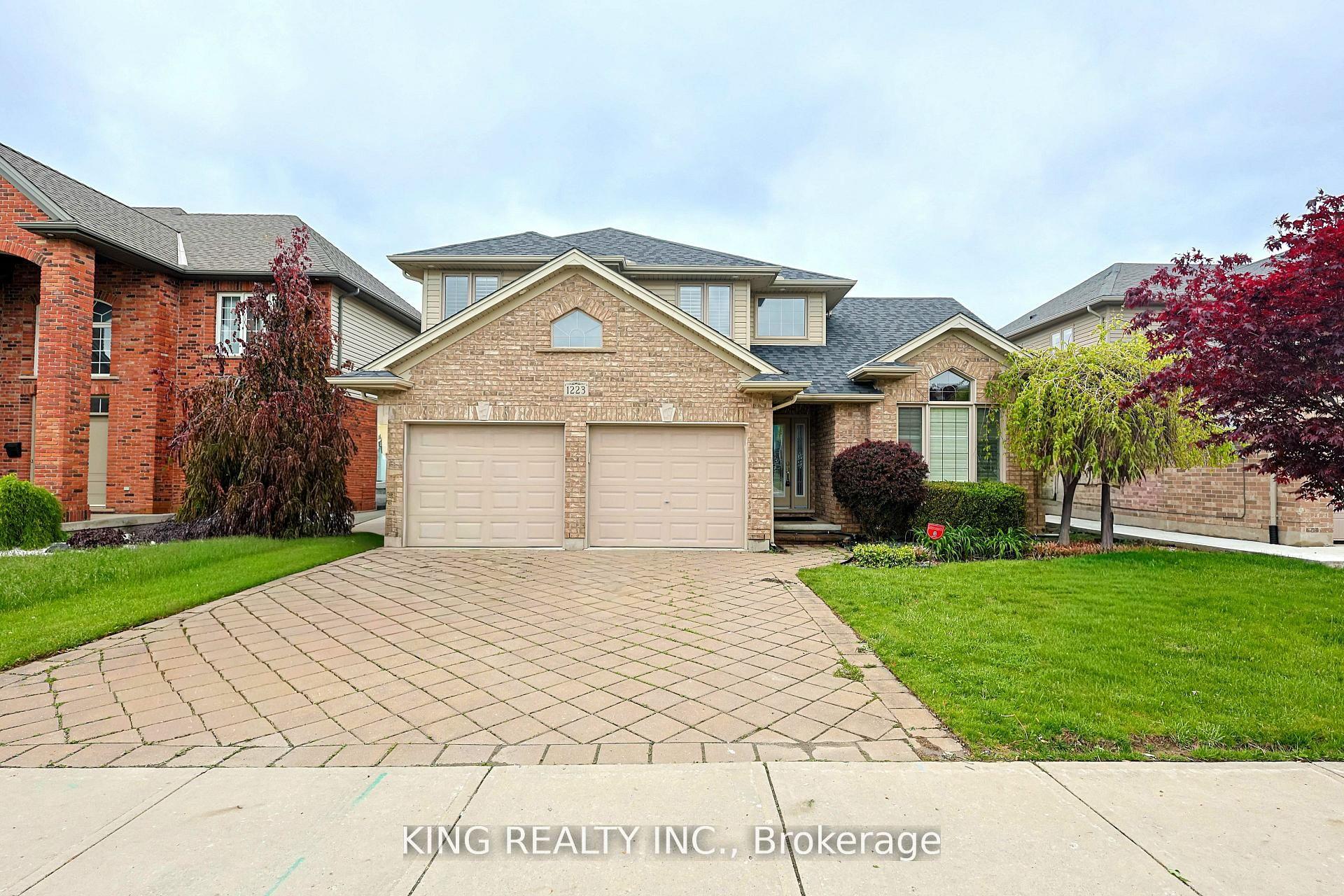 1223 CORONATION Drive — photo 1