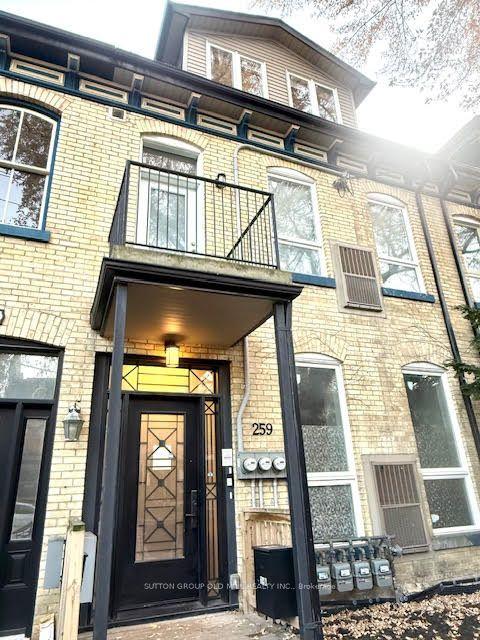 259 Gerrard Street E 1A #1A — photo 1