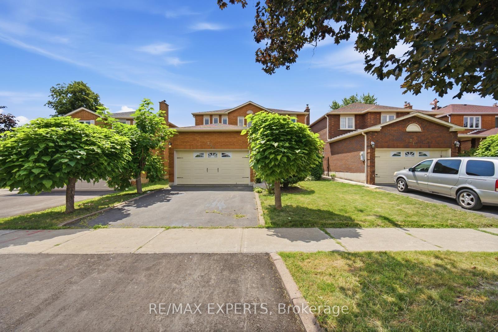 221 Judith Avenue, Vaughan — Detached for sale, photo 1