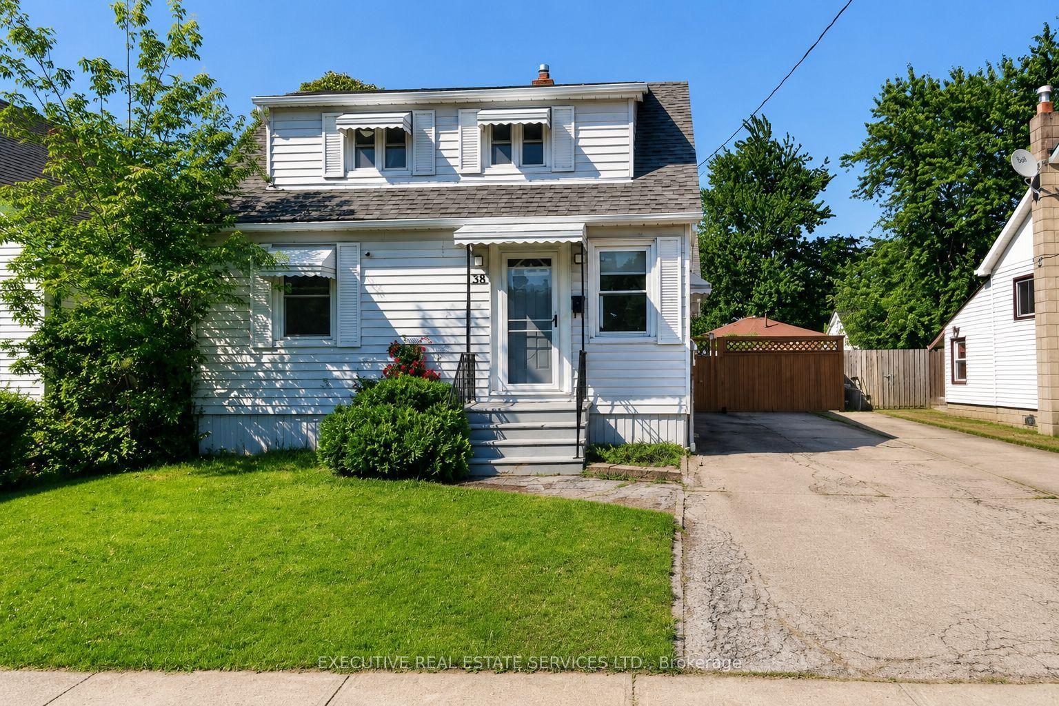38 Parker Street, St. Catharines — Detached for sale, photo 1