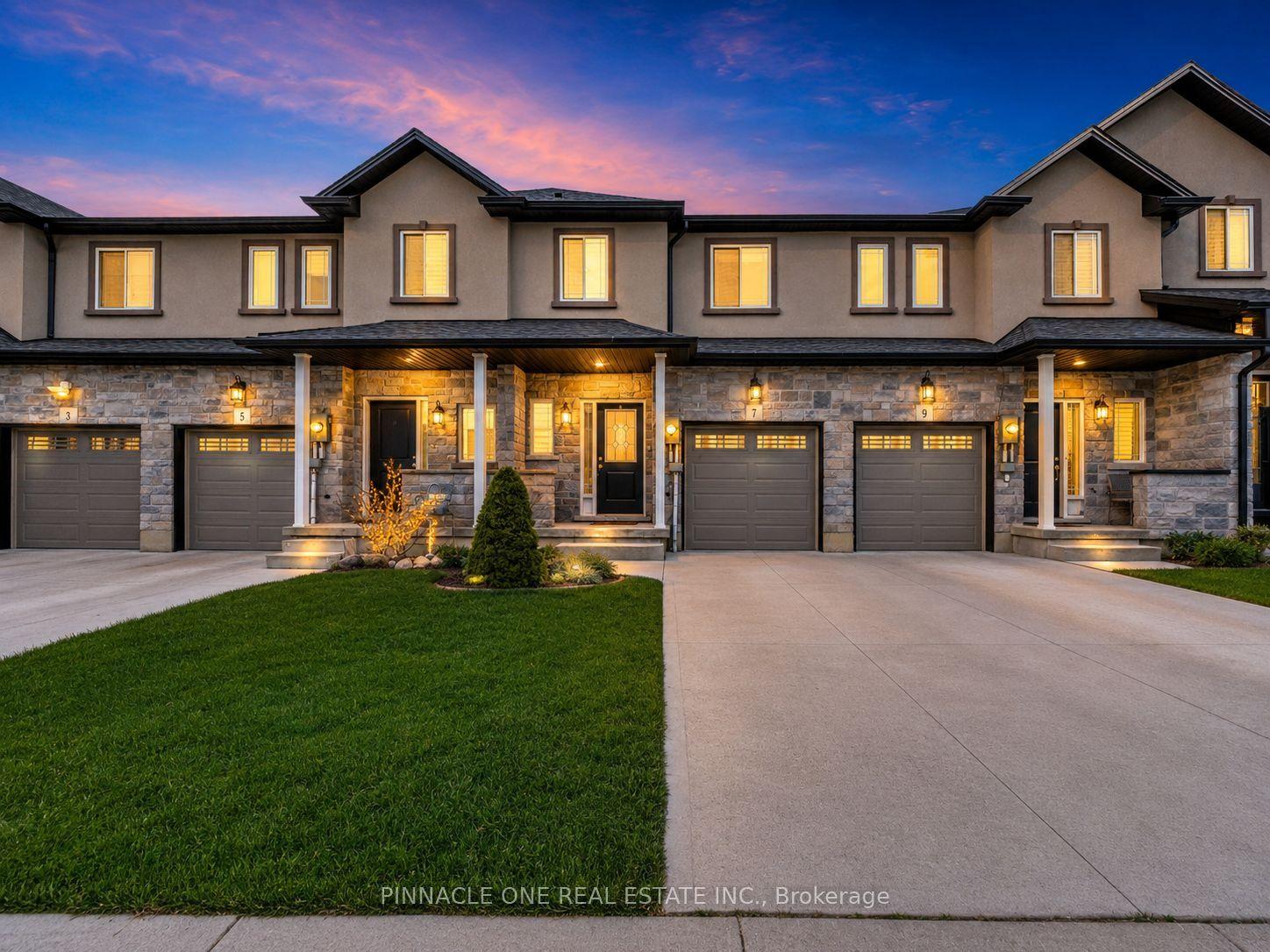 7 Mistywood Drive, Hamilton — Townhouse for sale, photo 1