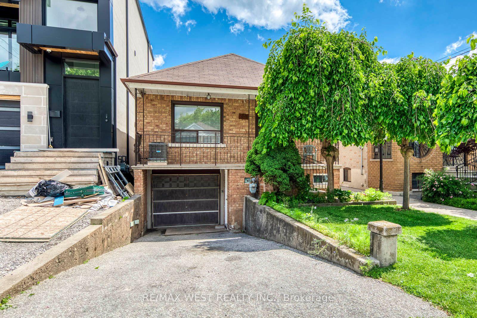 49 Montcalm Avenue, Toronto — Detached for sale, photo 1