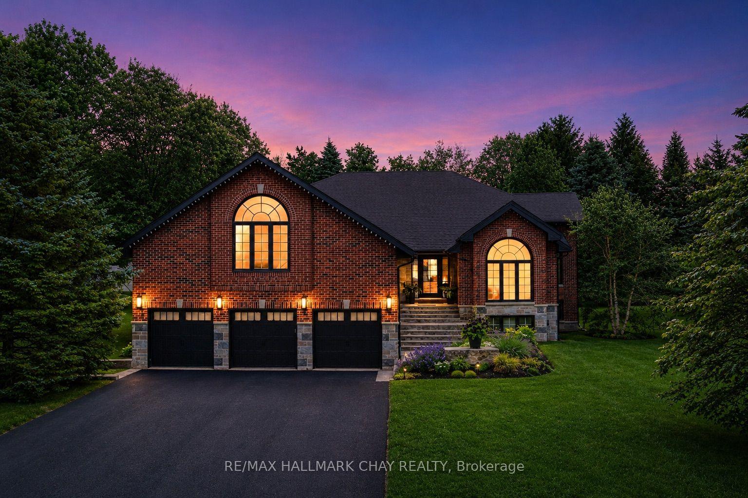 32 Forest Hill Drive — photo 1